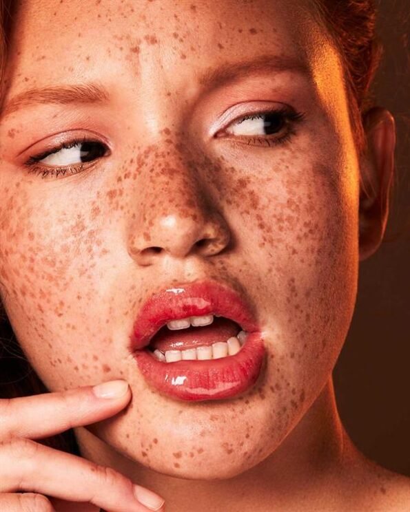 8fefcabfe46b4b048effb03f68a1f376-Large.jpg Cheeky Gloss Bomb Universal Lip Luminizer