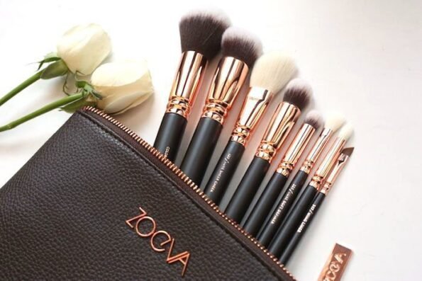 Zoeva rose gold makeup brushes.jpg