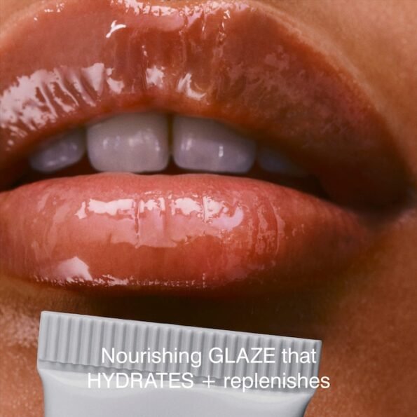 s2895811-av-1202508071734429000700-zoom rhode Peptide Lip Treatment
